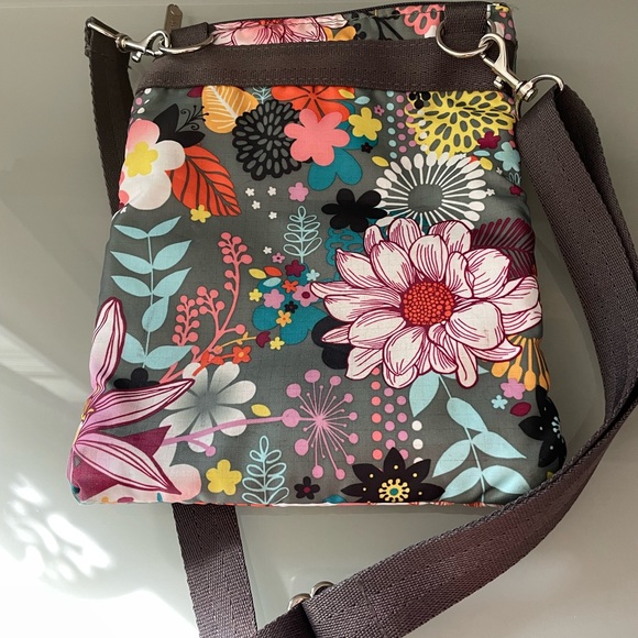 LeSportsac crossbody. Gently used condition. - Picture 2 of 3